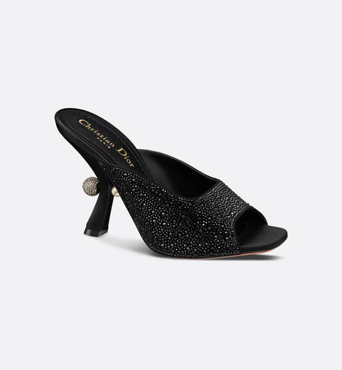 حذاء كريستيان ديور النسائي بكعب عالٍ من ديور أو ديور ترايبالز | صنادل ديور بكعب عالٍ (متعدد الألوان)