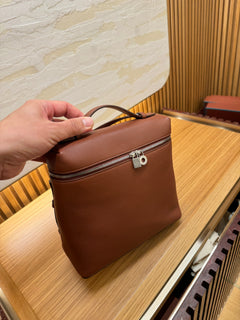 حقيبة ظهر لورو بيانا بجيب إضافي | حقيبة ظهر لورو بيانا بجيب إضافي (متعددة الألوان)