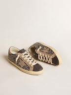 GOLDEN GOOSE Super - Star LTD in gray nubuck with Swarovski pearls and suede star | 黃金鵝 Super - Star LTD 灰色磨砂皮款,搭配施華洛世奇珍珠與麂皮星星(鴿灰色) - LondonKelly 英國名牌代購