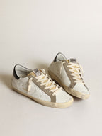 GOLDEN GOOSE Women's Super - Star with perforated star and midnight blue heel tab | 黃金鵝 女款 Super - Star 搭配鏤空星星與午夜藍色後跟標籤(白色) - LondonKelly 英國名牌代購