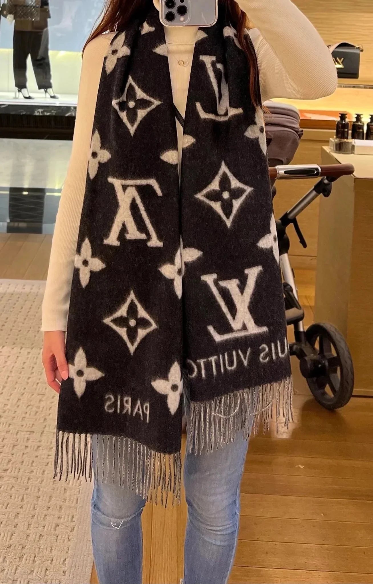 2026 秋冬最值得購買的 5 條名牌頸巾｜LV、Dior、Loewe、Gucci、Burberry - LONDONKELLY 英國名牌代購