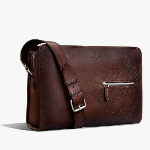 BERLUTI Journalier XL Scritto Leather Messenger بسعر 2,530 جنيه إسترليني 