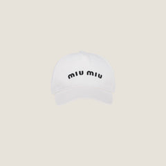 قبعة بيسبول MIU MIU Drill | قبعة بيسبول Miu Miu (بيضاء)