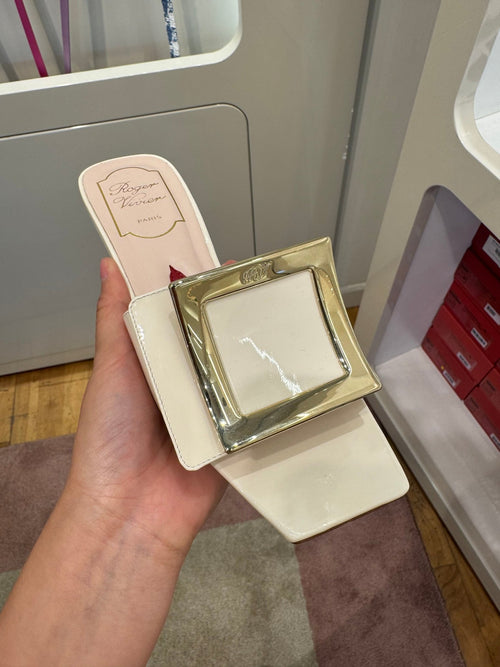 ROGER VIVIER RV Belle Vivier Metal Buckle(White) - LONDONKELLY 英國名牌代購